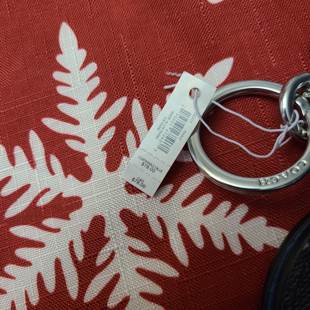 BLACK LEATHER KEYCHAIN WITH PUPPIES AND MIRROR - Picture 2 of 5